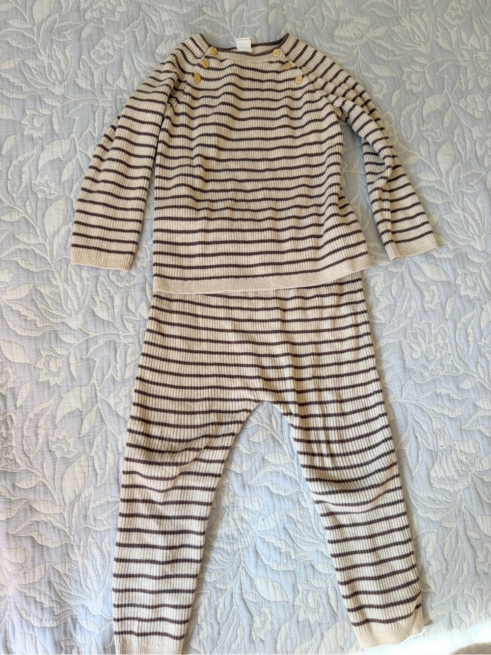 H&M 4T knit stripped set neutral